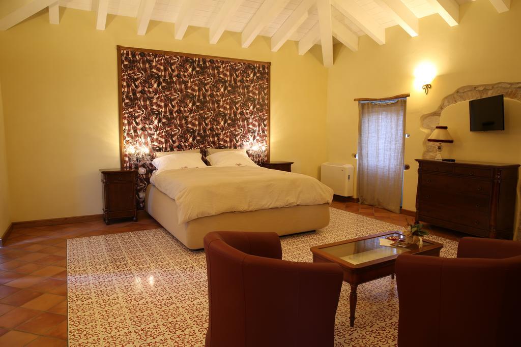 Scardalano Resort Morcone Camera foto